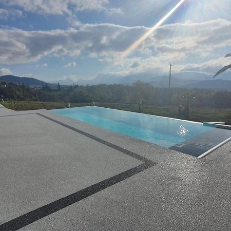 Studio Independant Vue Magnifique Et Au Calme Crest Exterior foto